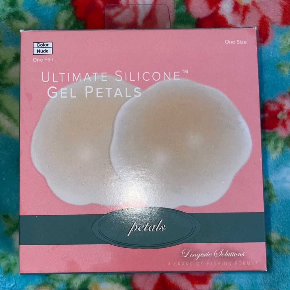 One size nude silicone gel adhesive bra
